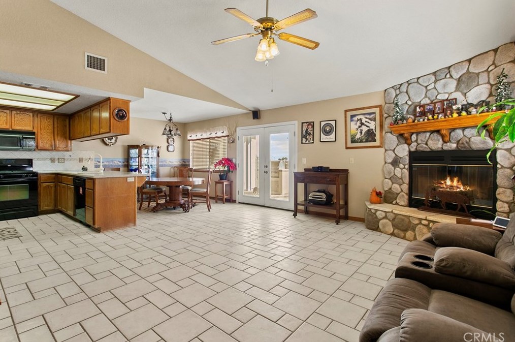 11433 Buttemere Rd, Phelan CA  92371-4245 exterior