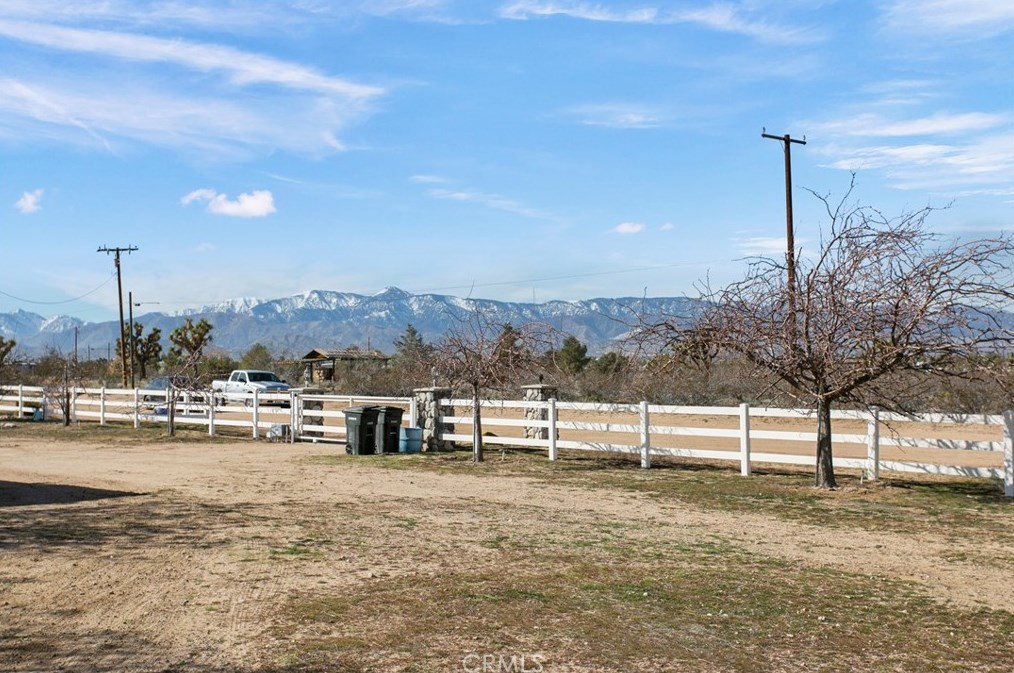 11433 Buttemere Rd, Phelan CA  92371-4245 exterior