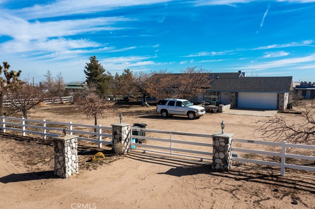 11433 Buttemere Rd, Phelan CA  92371-4245 exterior