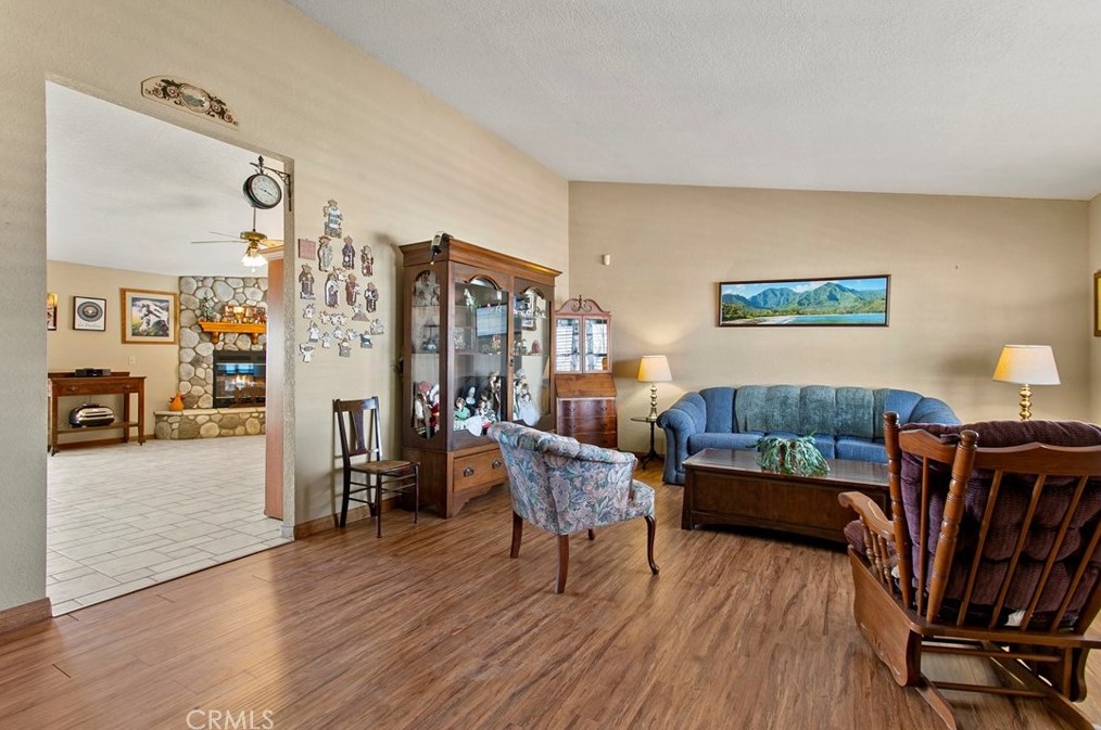 11433 Buttemere Rd, Phelan CA  92371-4245 exterior