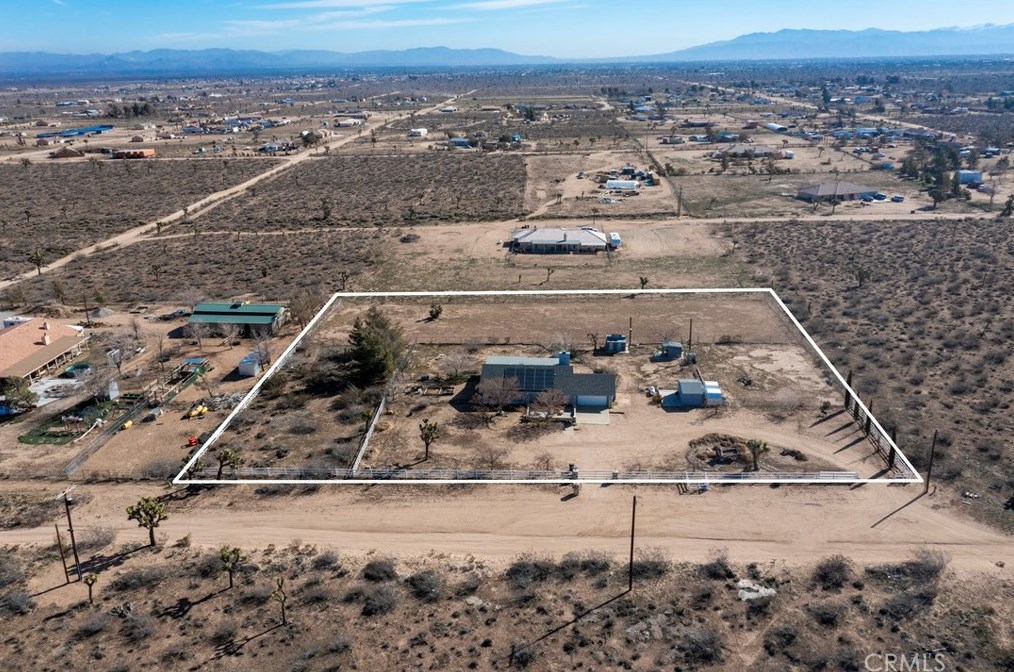 11433 Buttemere Rd, Phelan CA  92371-4245 exterior