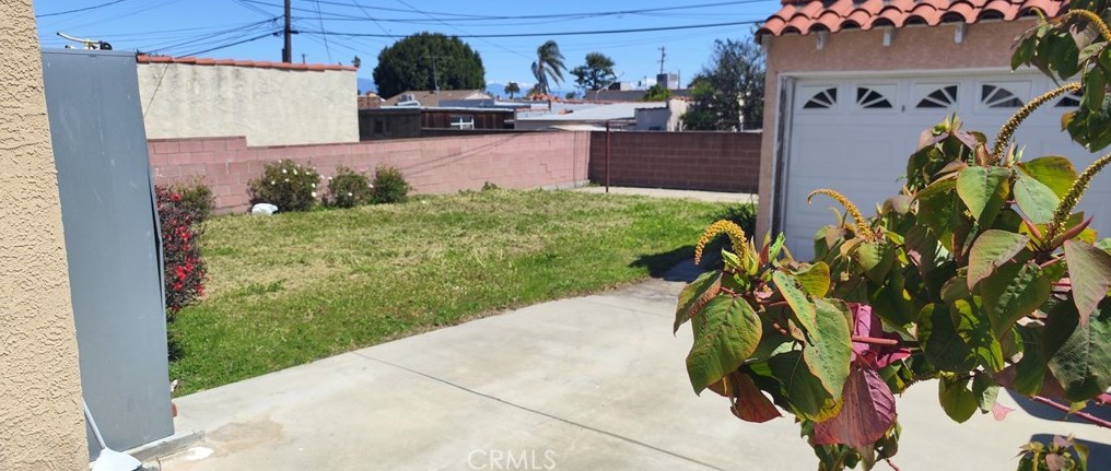 10334 Harvard Blvd, Los Angeles CA  90047-4234 exterior