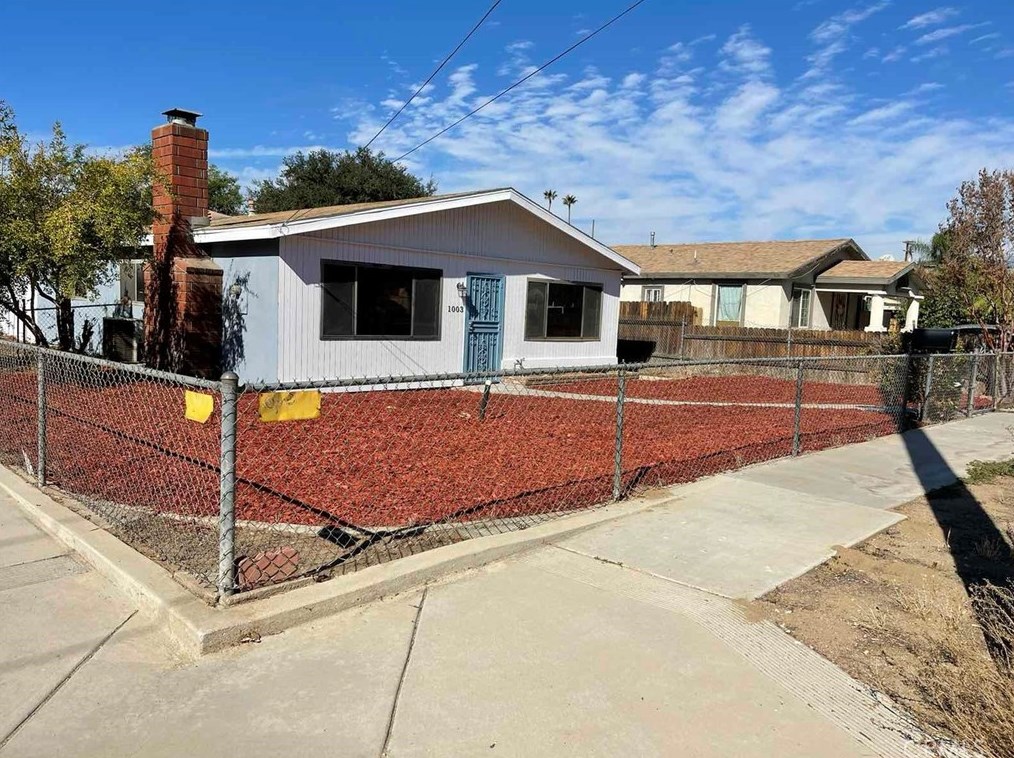 1003 Lawton St, Redlands CA  92374-3018 exterior
