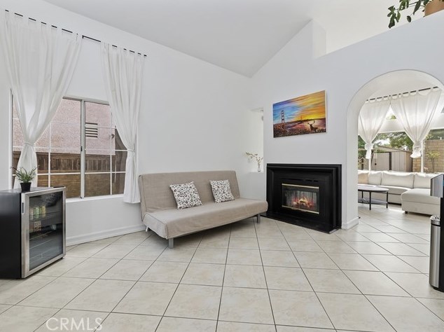 1801 Carolann St, Pomona CA  91766-5576 exterior