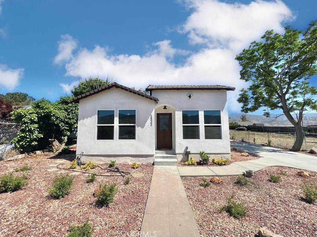 1521 Nicolet St, Banning CA  92220-5772 exterior