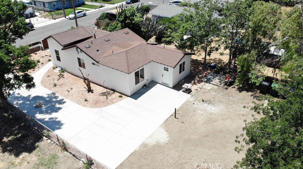 1521 Nicolet St, Banning CA  92220-5772 exterior