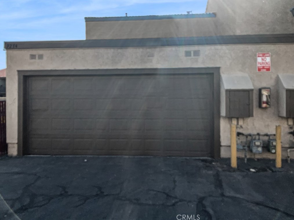 9274 Citrus Ave, Fontana CA  92335-5575 exterior