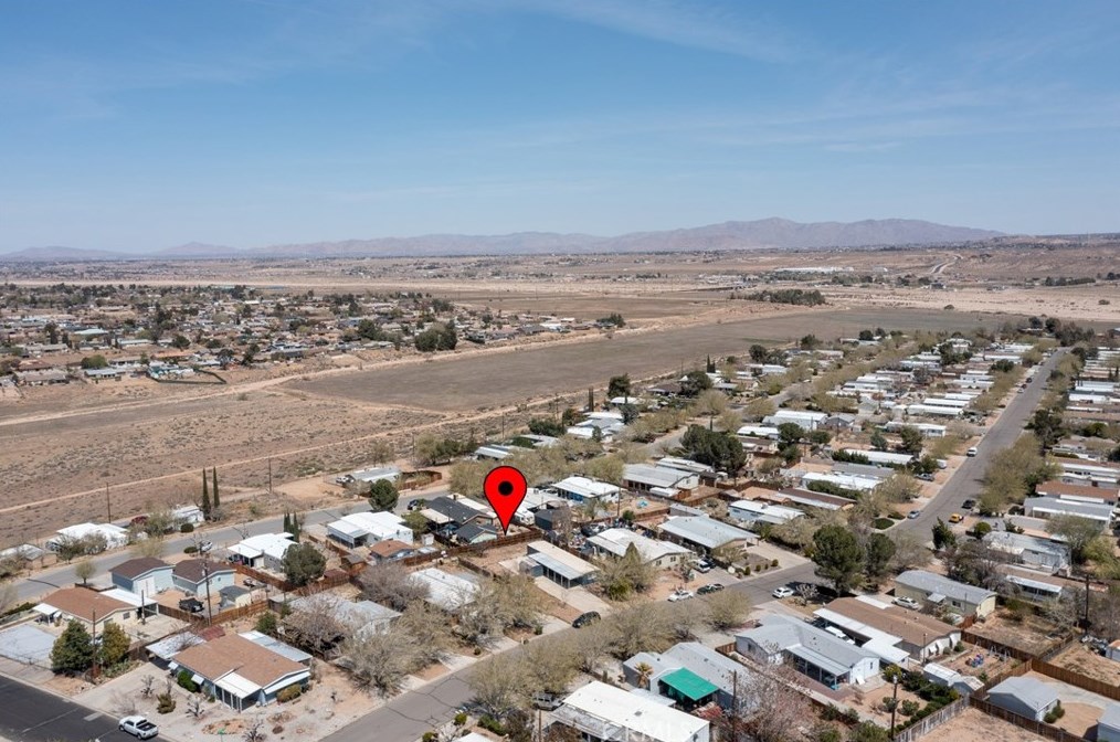 19010 Hinton St, Hesperia CA  92345-6742 exterior