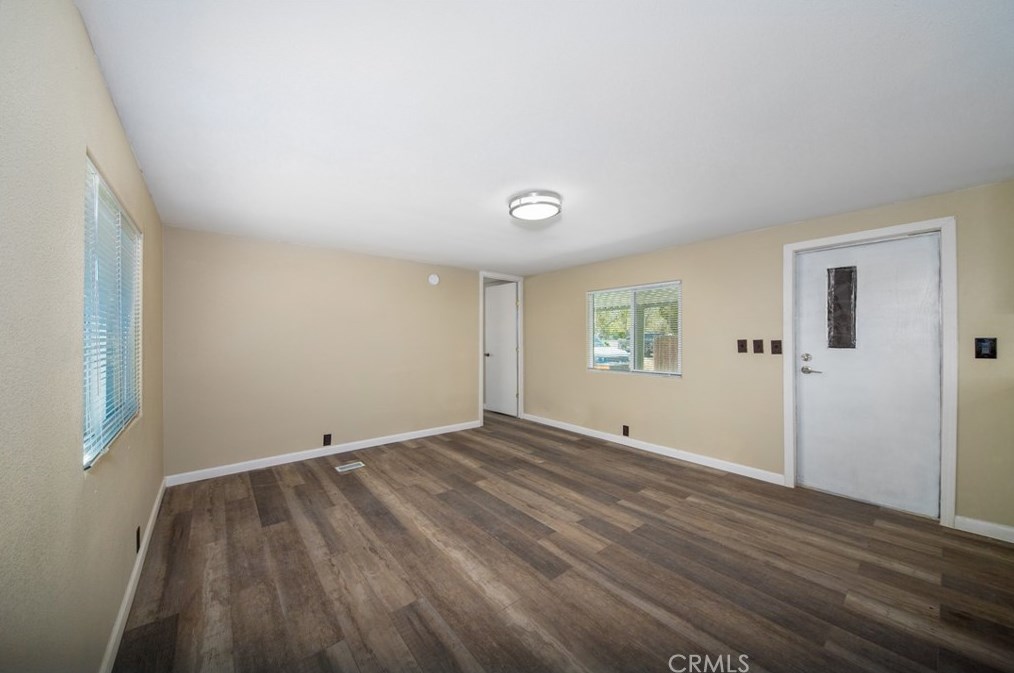 19010 Hinton St, Hesperia CA  92345-6742 exterior