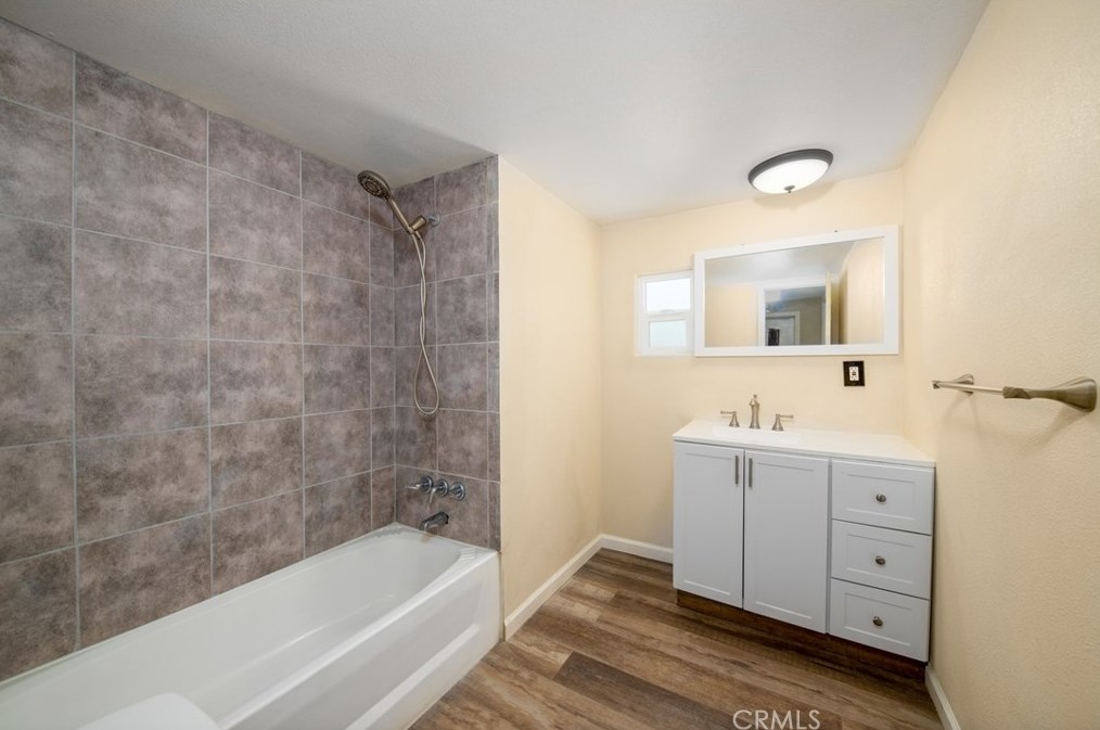 19010 Hinton St, Hesperia CA  92345-6742 exterior