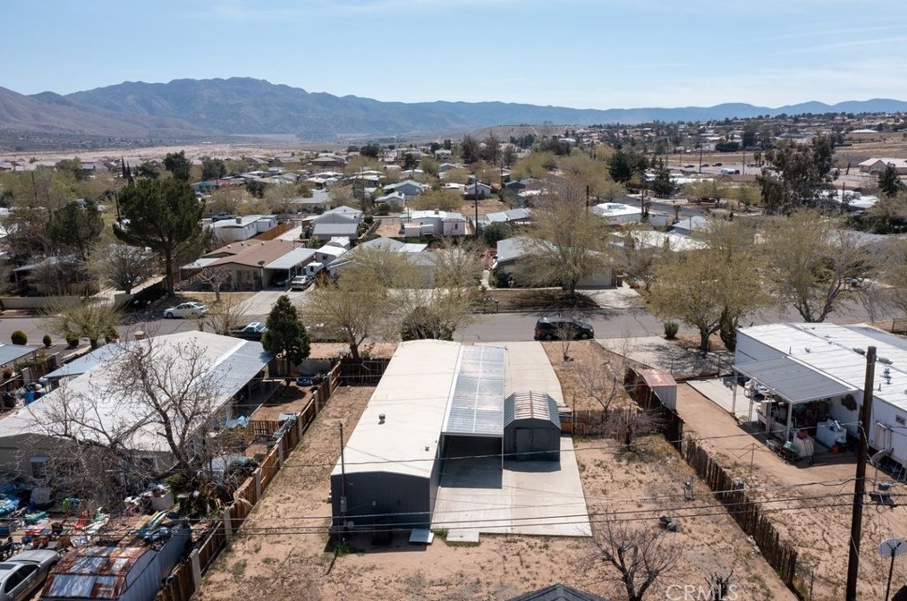 19010 Hinton St, Hesperia CA  92345-6742 exterior