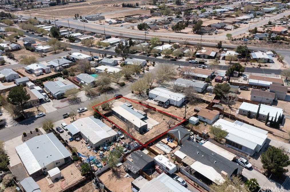 19010 Hinton St, Hesperia CA  92345-6742 exterior