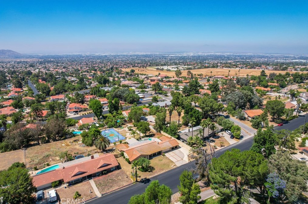 26203 Kalmia Ave, Moreno Valley CA 92557-5757 exterior