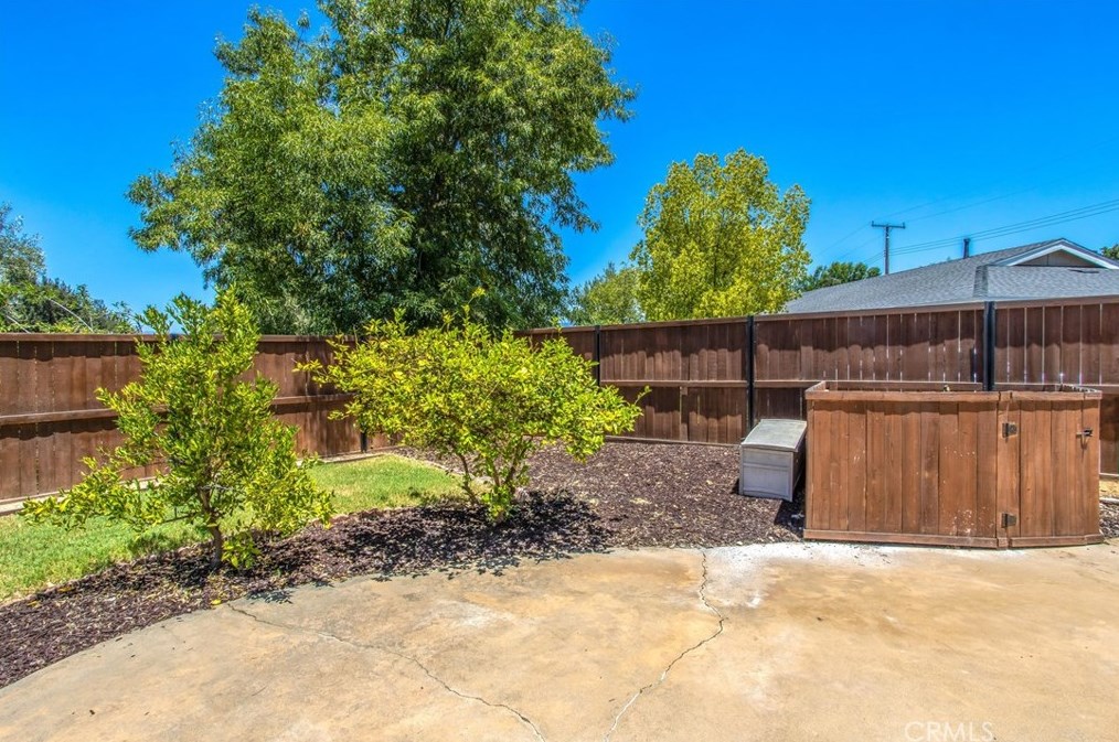 237 Eucalyptus Dr, Redlands CA  92373-7122 exterior