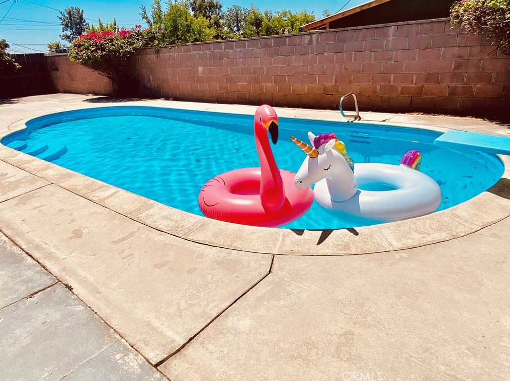 11921 Hubbard St, Moreno Valley CA 92557-6422 exterior