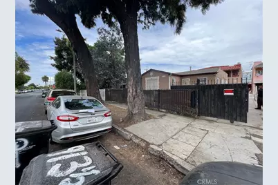 913 E 87th Street, Los Angeles, CA 90002 - Photo 3