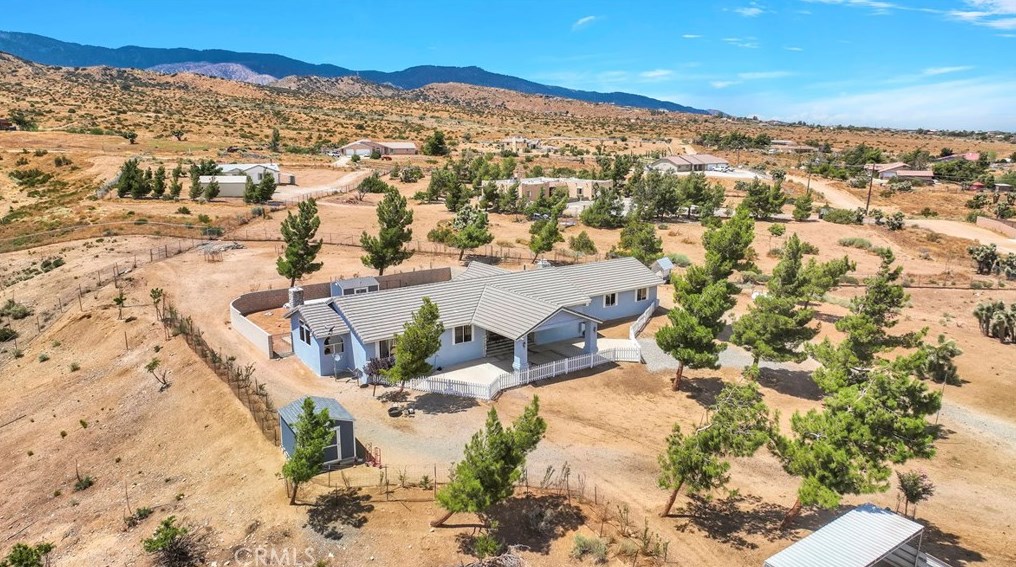 5165 Cygnet Rd, Phelan CA  92371-8573 exterior