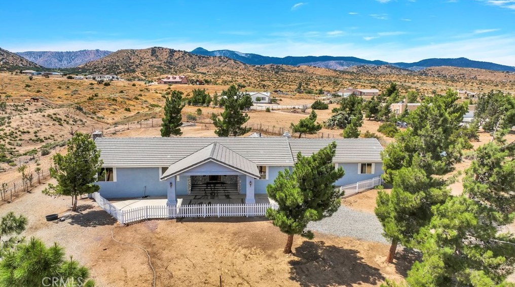 5165 Cygnet Rd, Phelan CA  92371-8573 exterior