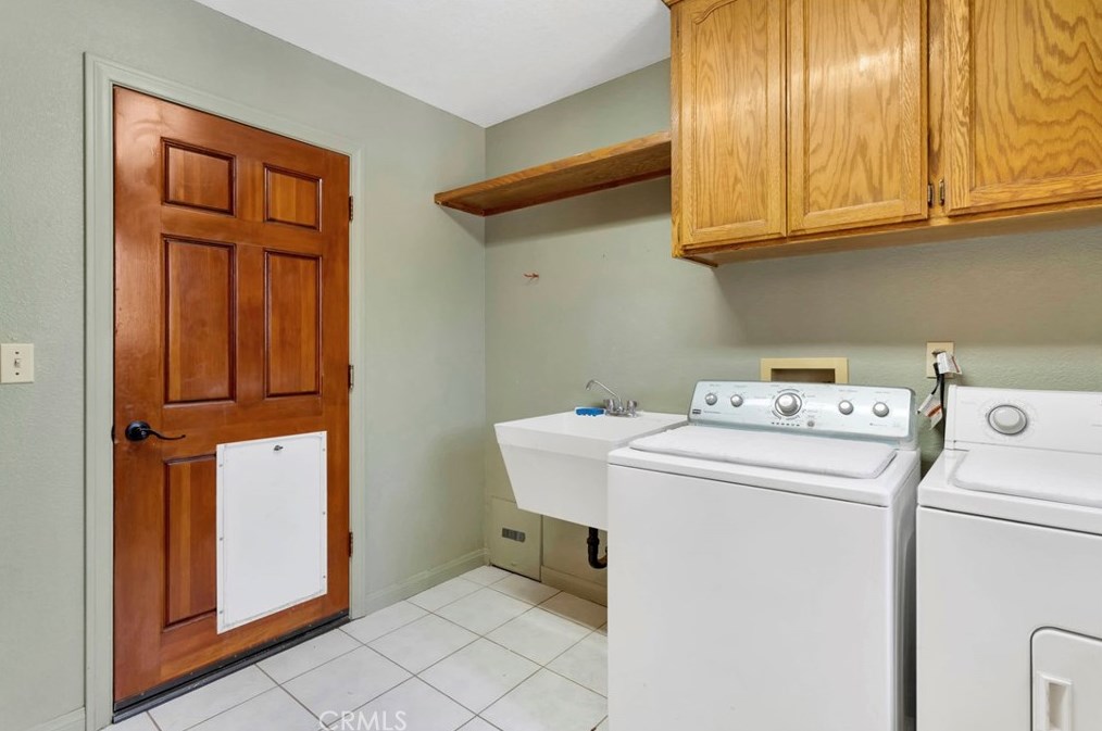 5165 Cygnet Rd, Phelan CA  92371-8573 exterior