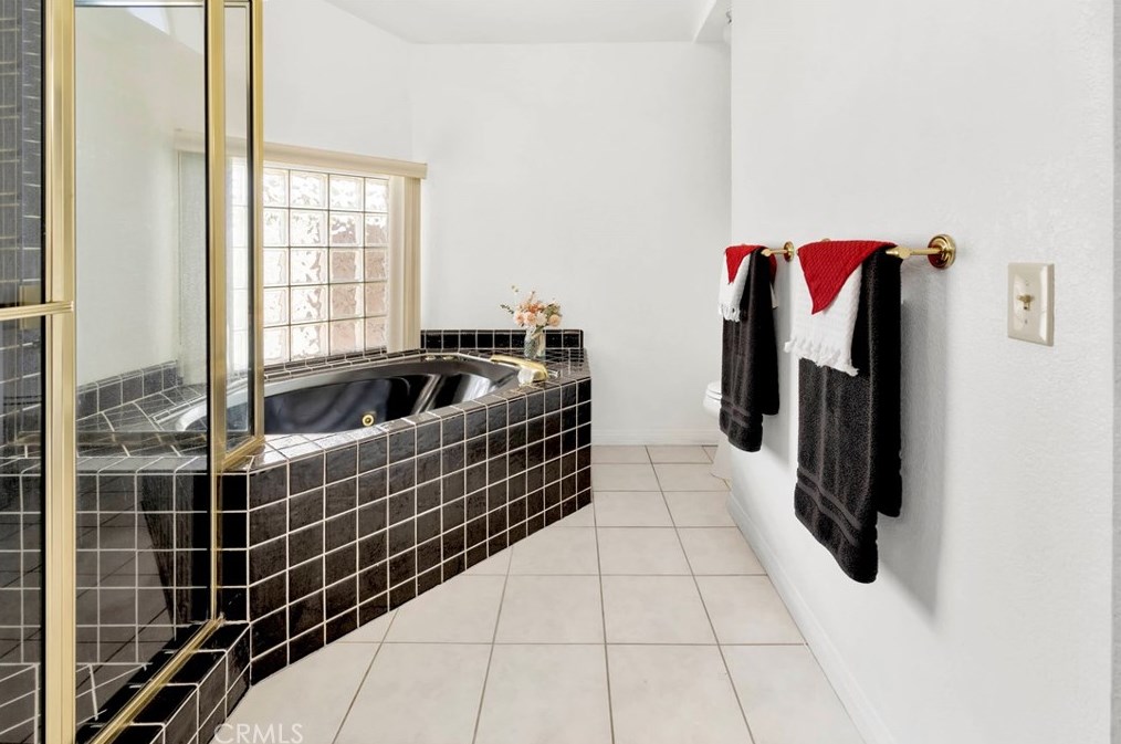 5165 Cygnet Rd, Phelan CA  92371-8573 exterior