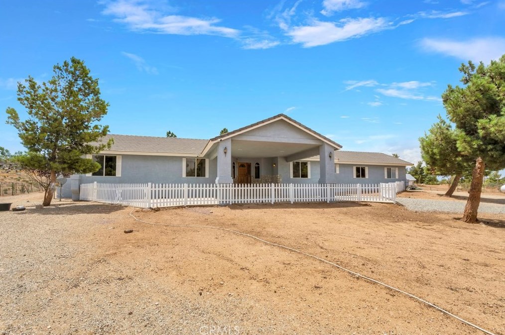 5165 Cygnet Rd, Phelan CA  92371-8573 exterior