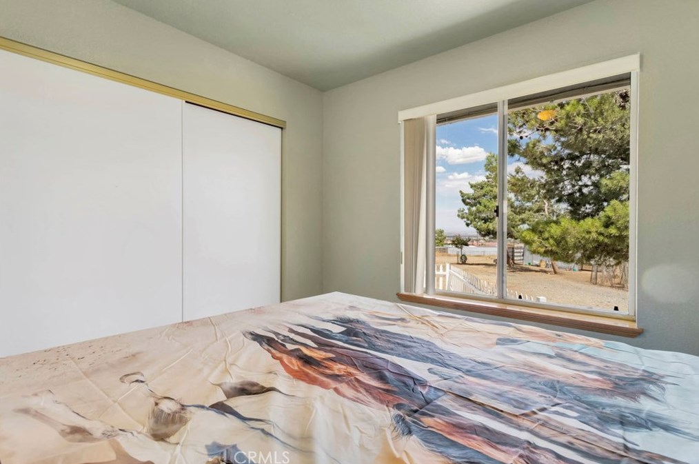 5165 Cygnet Rd, Phelan CA  92371-8573 exterior