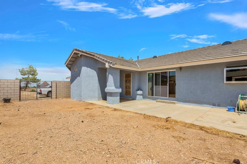 5165 Cygnet Rd, Phelan CA  92371-8573 exterior