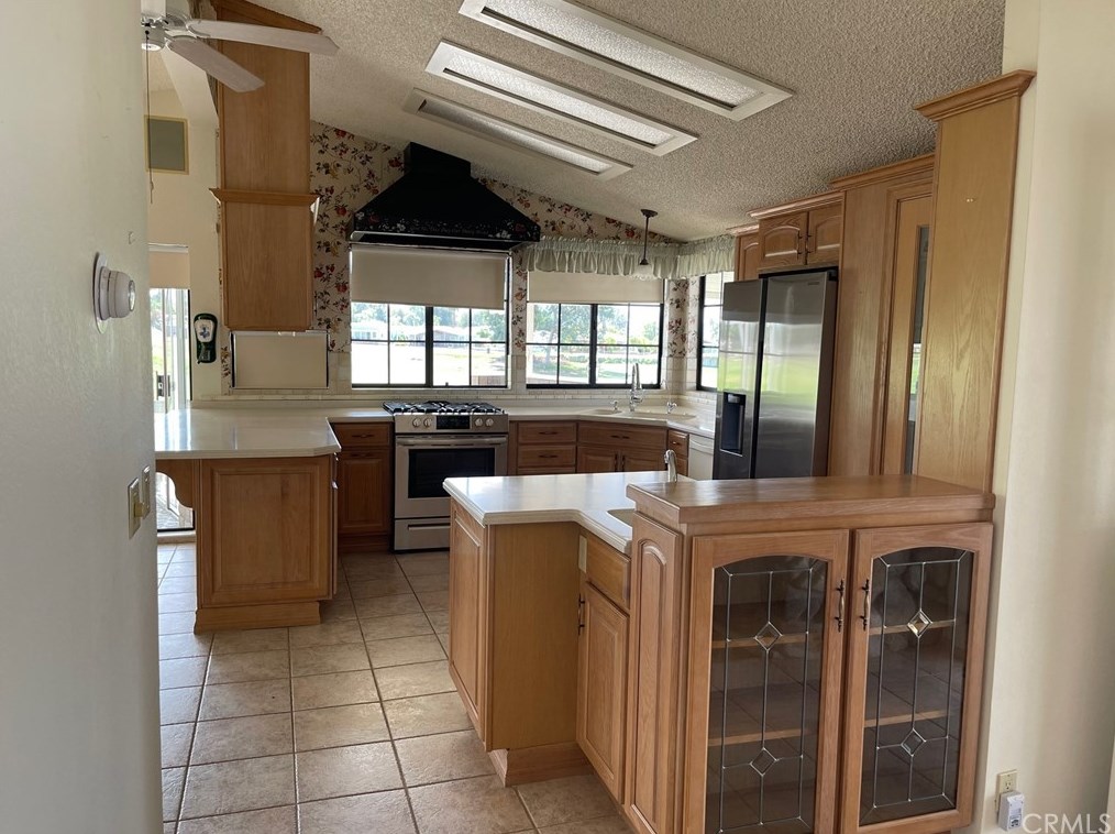 28963 Camino Alba, Murrieta CA  92563-5647 exterior