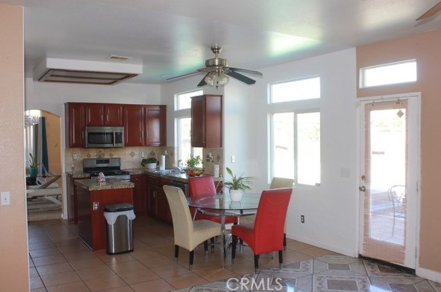 14180 Nantucket St, Hesperia CA  92344-8284 exterior