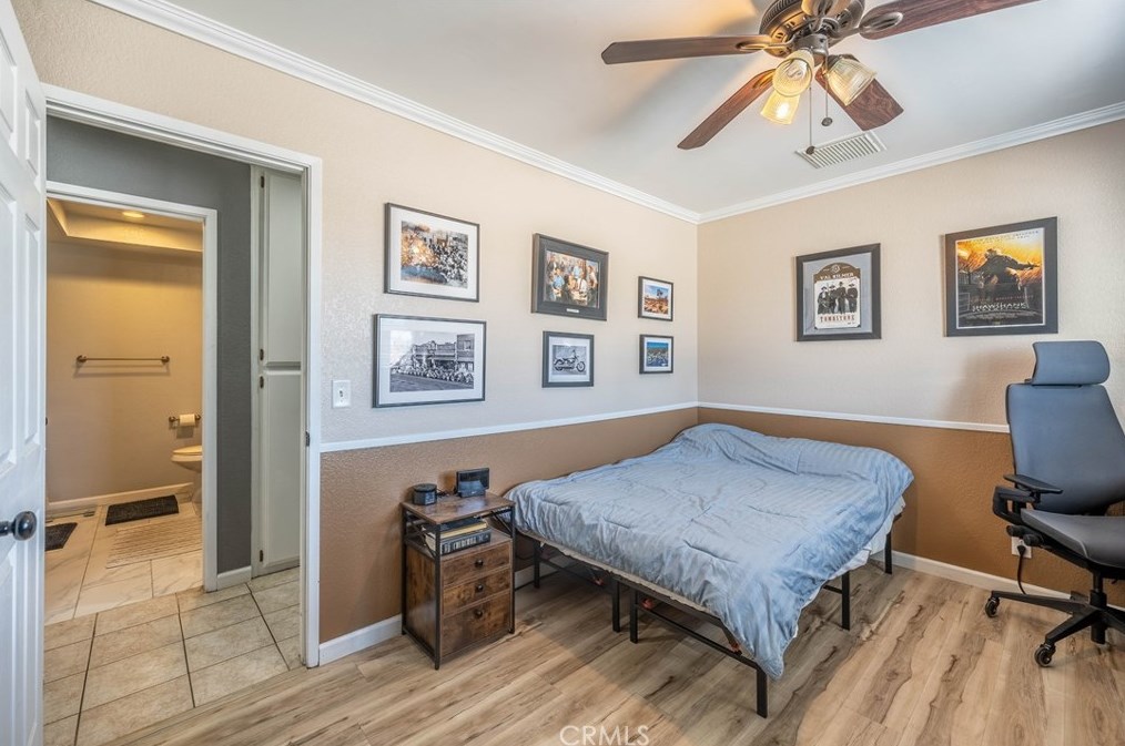 14215 Crow Rd, Apple Valley CA  92307-5508 exterior