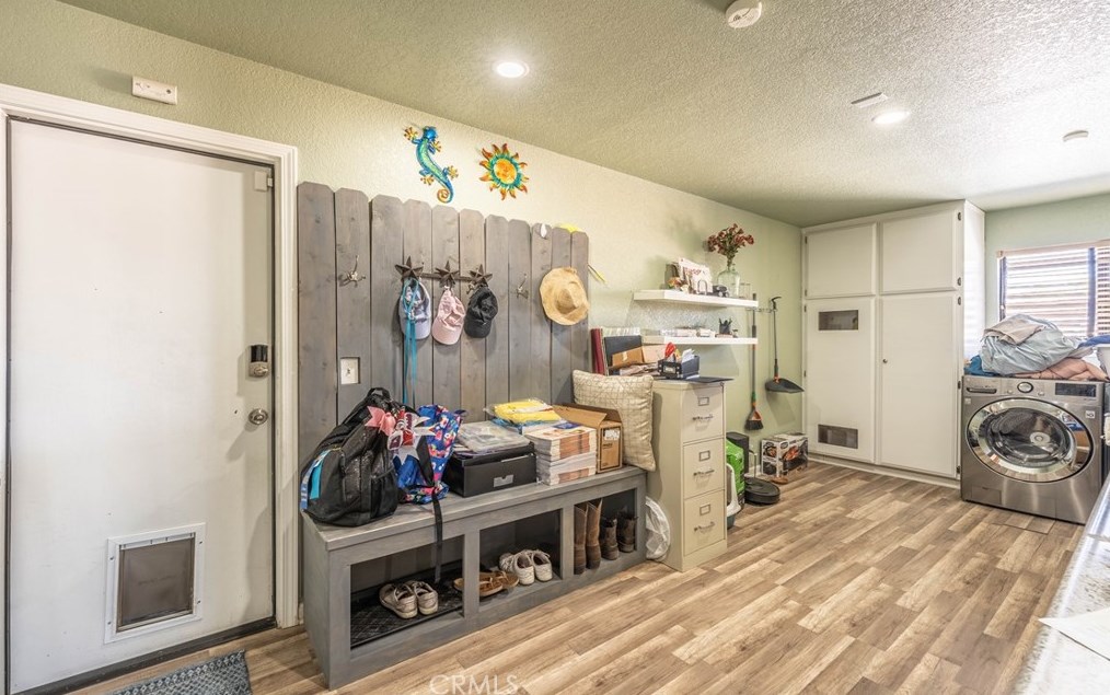 14215 Crow Rd, Apple Valley CA  92307-5508 exterior