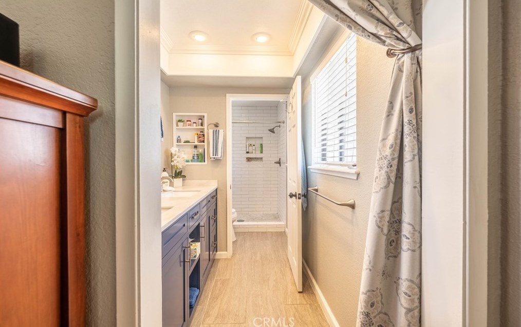 14215 Crow Rd, Apple Valley CA  92307-5508 exterior