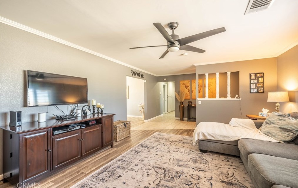 14215 Crow Rd, Apple Valley CA  92307-5508 exterior