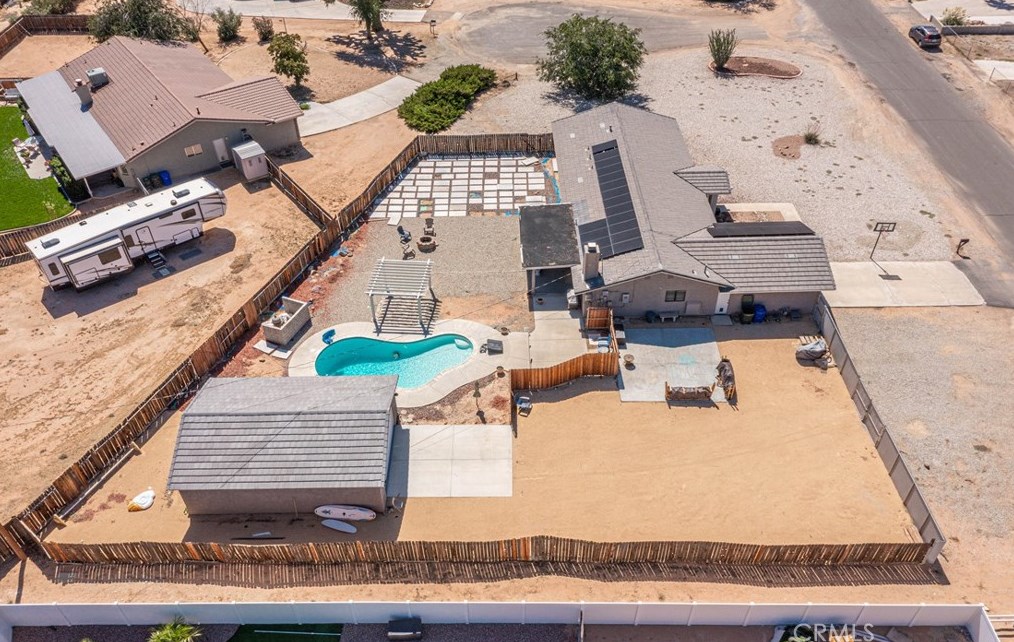 14215 Crow Rd, Apple Valley CA  92307-5508 exterior