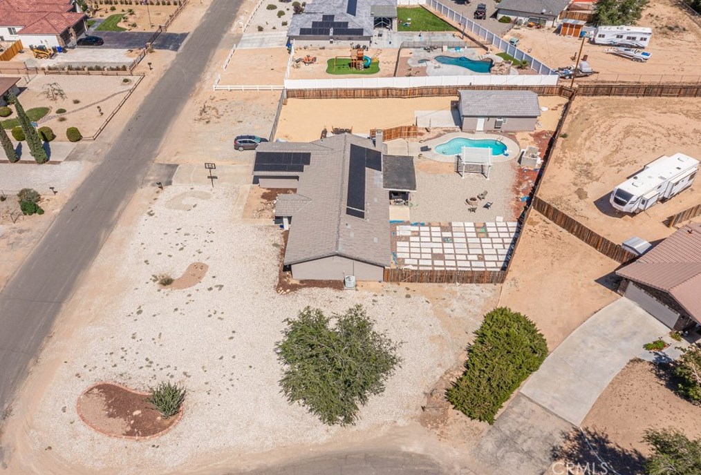 14215 Crow Rd, Apple Valley CA  92307-5508 exterior