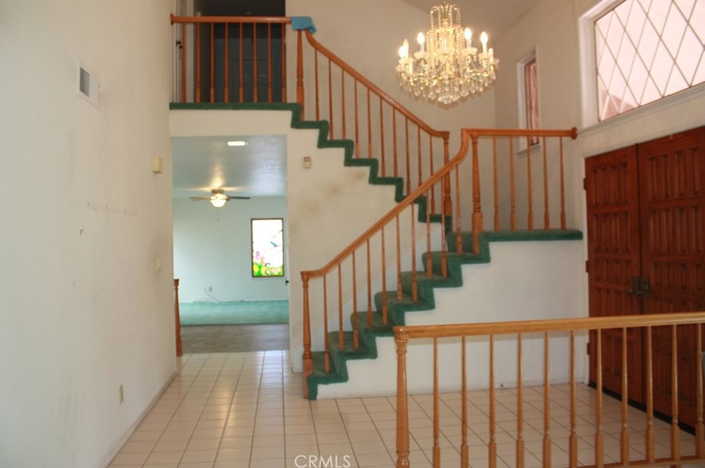 7158 Golden Vale Dr, Riverside CA  92506-5667 exterior