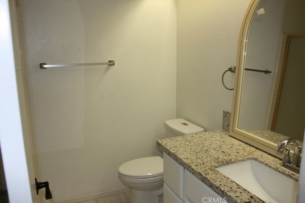 7158 Golden Vale Dr, Riverside CA  92506-5667 exterior
