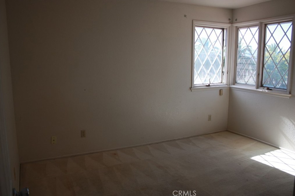 7158 Golden Vale Dr, Riverside CA  92506-5667 exterior