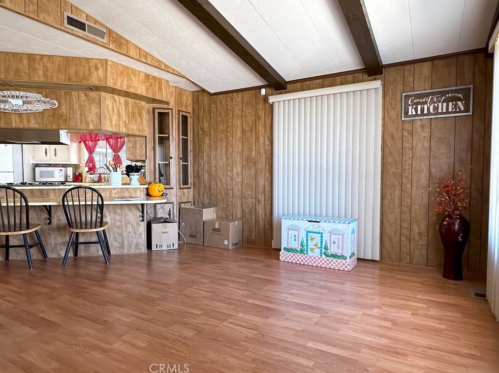 1099 San Marcos Dr, Hemet CA  92543-6987 exterior