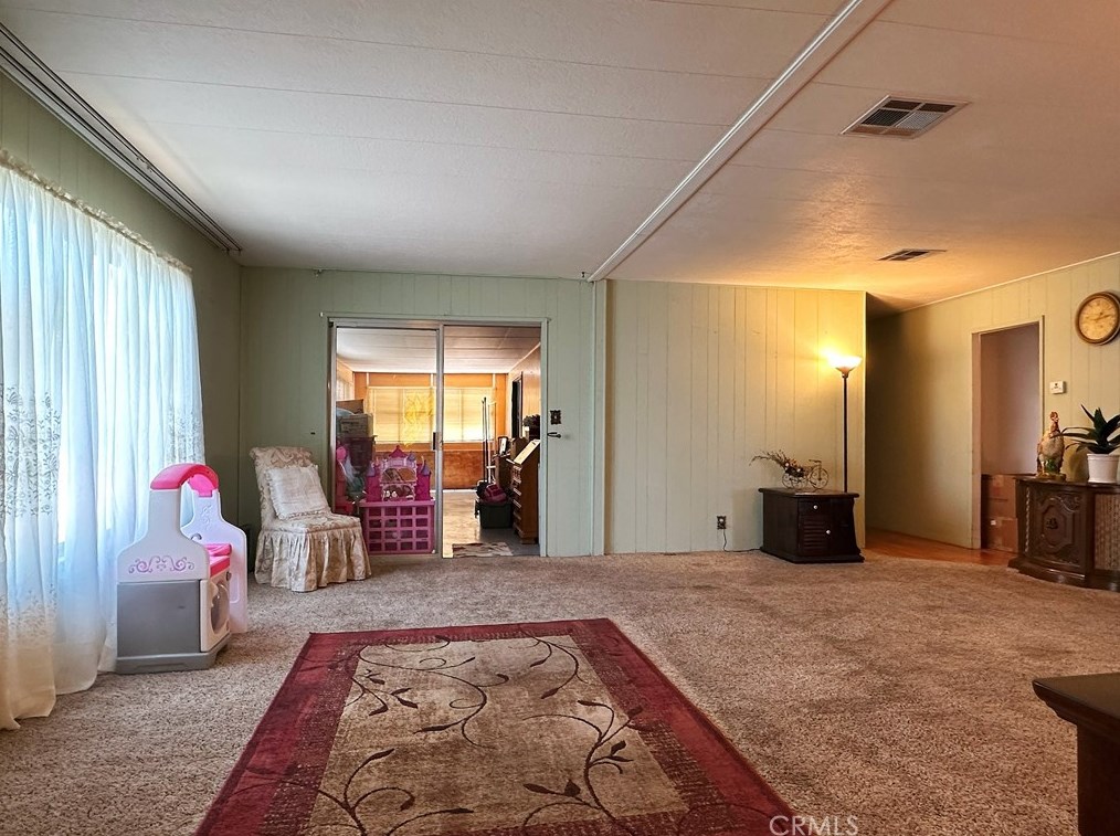 1099 San Marcos Dr, Hemet CA  92543-6987 exterior