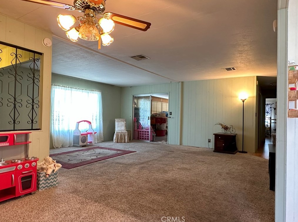 1099 San Marcos Dr, Hemet CA  92543-6987 exterior