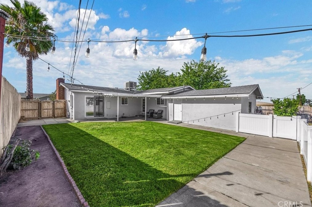 170 Myrtlewood Dr, Calimesa CA  92320-1708 exterior