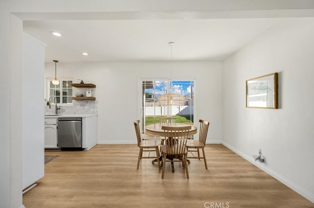 170 Myrtlewood Dr, Calimesa CA  92320-1708 exterior