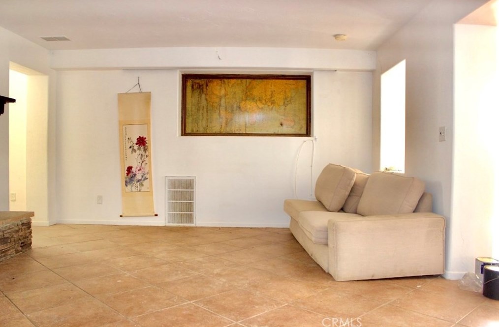 7426 Starlight Ln, Apple Valley CA  92308-8703 exterior