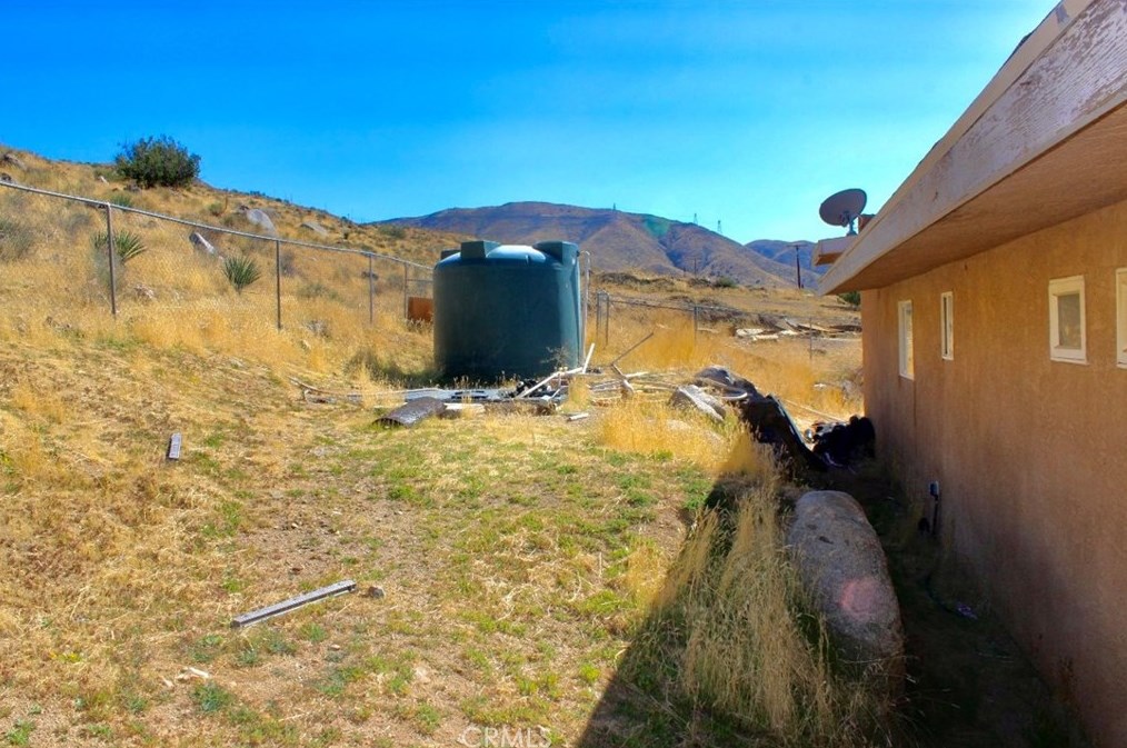 7426 Starlight Ln, Apple Valley CA  92308-8703 exterior