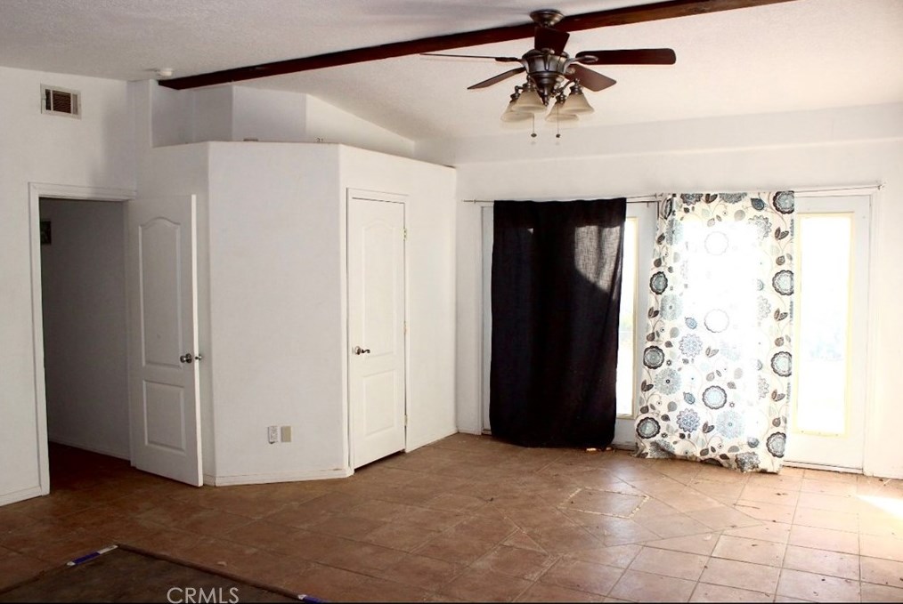 7426 Starlight Ln, Apple Valley CA  92308-8703 exterior