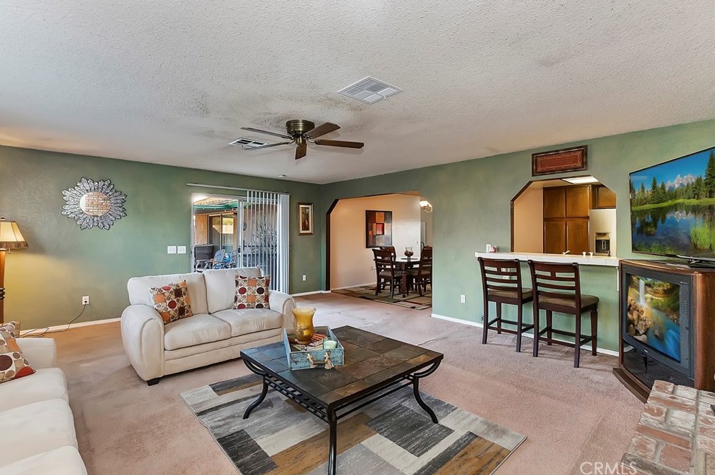 24376 Via Del Sol St, Moreno Valley CA  92553-3348 exterior