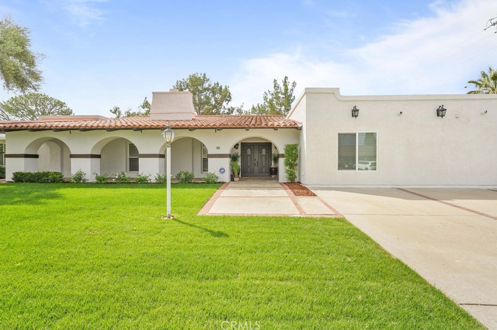 644 Mariposa Dr, Redlands CA  92373-7354 exterior