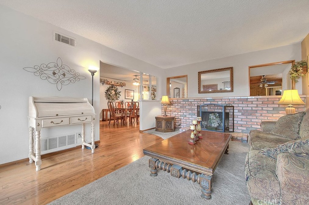 17410 Orchid Dr, Fontana CA  92335-4932 exterior