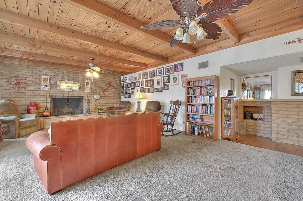 17410 Orchid Dr, Fontana CA  92335-4932 exterior